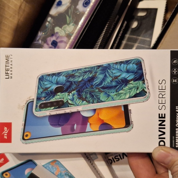 Phone case's - Picture 2 of 2